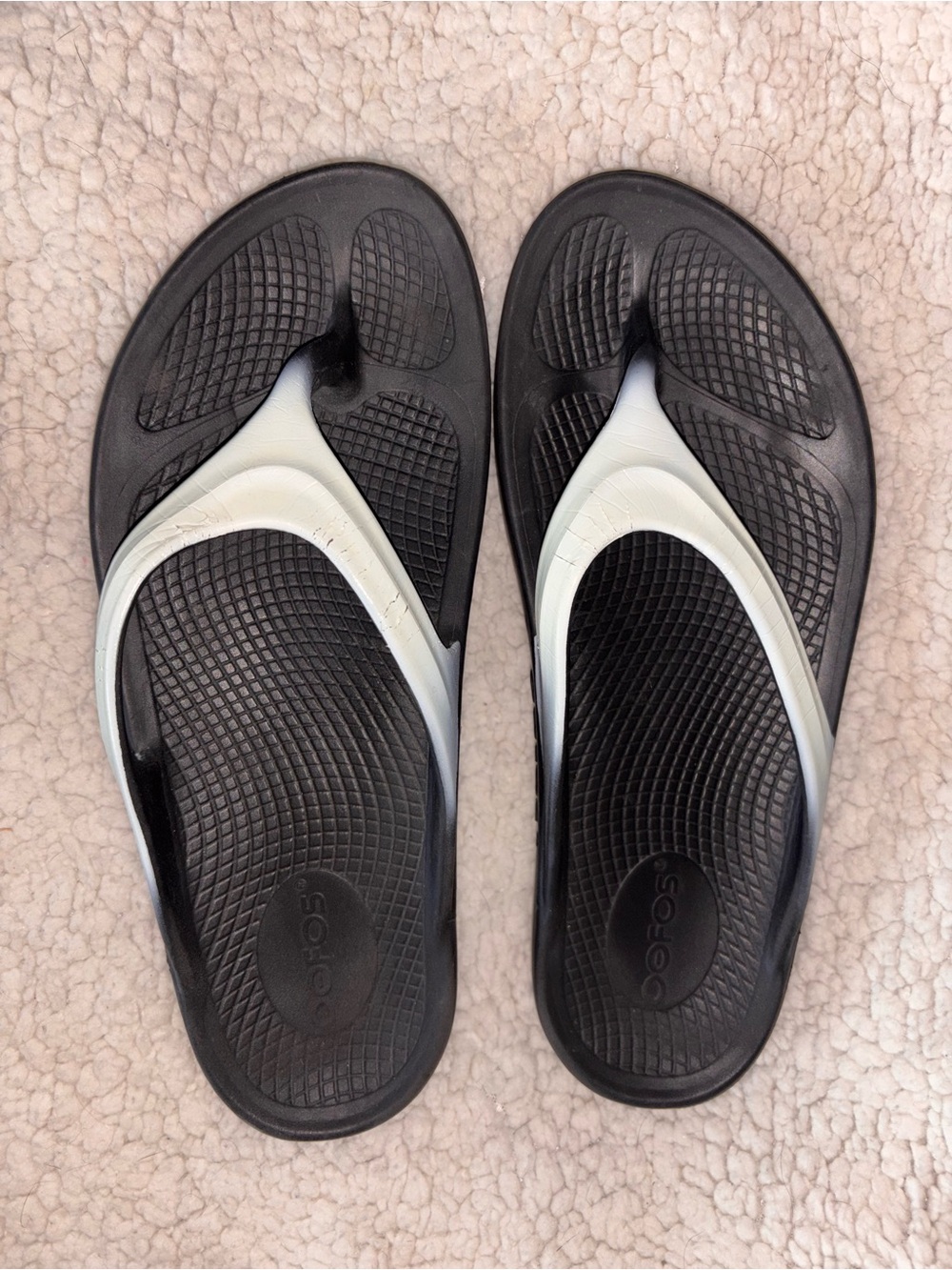 OOFOS OOlala Recovery Flip Flops Women’s 7 EU 38 Black White Comfort Sandals